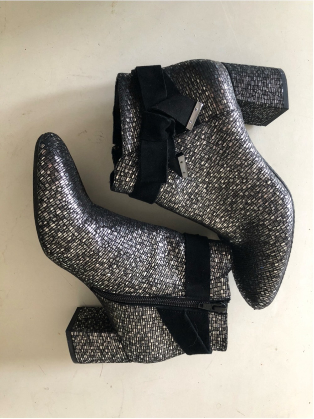 Size 7.5M Alex Marie Mayleen Ankle Booties Metallic Silver Leather Block Heel